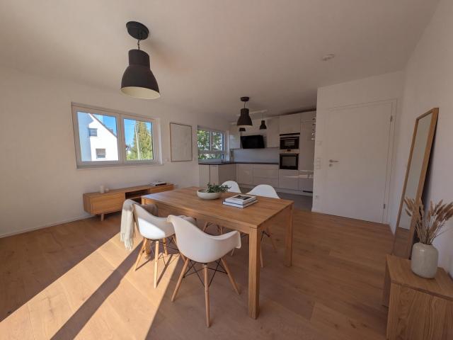 Moderne 2 Zimmer Wohnung mit großem Balkon und TG Stellplatz in München Obermenzing – provisionsfrei