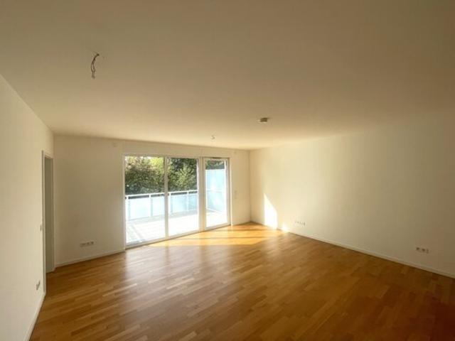 Moderne 2 Zimmer Wohnung mit großzügiger Wohnküche, großem Balkon und TG Stellplatz