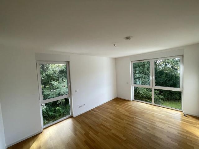 Moderne 2 Zimmer Wohnung mit großzügiger Wohnküche, großem Balkon und TG Stellplatz