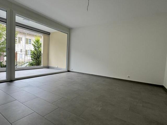 Moderne 2 Zimmer Wohnung mit Loggia und Einstellhallenplatz in Pratteln