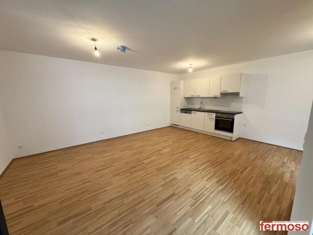 Moderne 2 Zimmer Wohnung mit Loggia, Einbauküche & Fußbodenheizung im 5. Stock, Wien 1200!