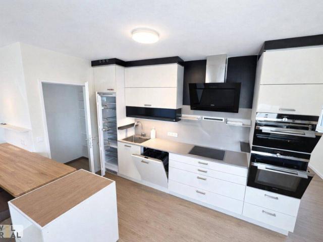 Moderne 2 Zimmer Wohnung mit Loggia im Sky Tower am Hauptbahnhof