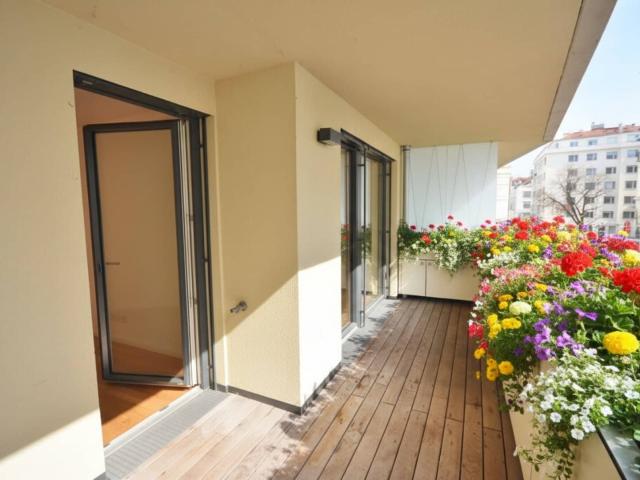 Moderne 2 Zimmer Wohnung mit Loggia in Augartennähe