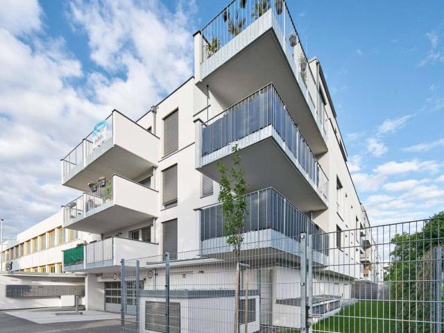 Moderne 2 Zimmer Wohnung mit Loggia in der Koloniestraße!