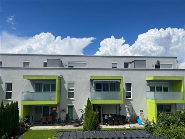 Moderne 2 Zimmer Wohnung mit sonnigem Eigengarten!