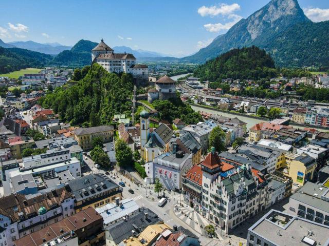 Moderne 2 Zimmer Wohnung mit Terrasse, Garage & Bergblick in Kufstein – Jetzt Traumwohnung sichern!