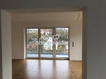 Moderne 2 Zimmer Wohnung mit überdachtem Balkon und wunderschönem Ausblick