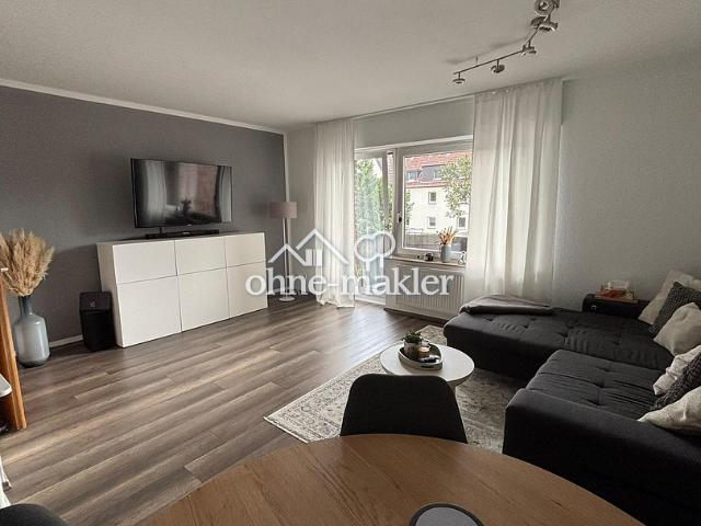 Moderne 2 Zimmer Wohnung mit 2 Balkonen, EBK, Stellplatz & Wallbox