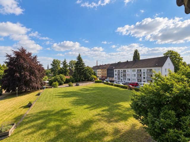 Moderne 2 Zimmer Wohnung nach Sanierung mit Loggia und Tiefgaragenstellplatz