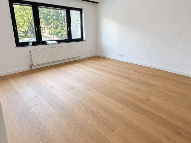 Moderne 2 Zimmer Wohnung, vollsaniert, 50m², Aufzug, Fahrradraum – 239.000 € in 1230 Wien