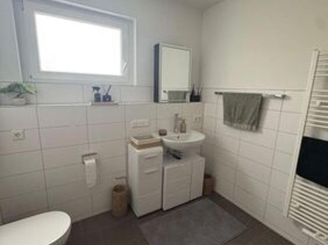 Moderne 2 Zimmerwohnung mit Küche & Fußbodenheizung in zentraler Lage