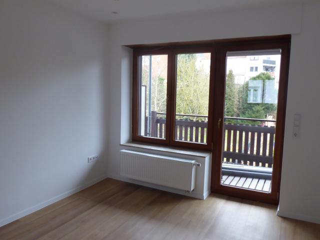 Moderne 2 ZKB Wohnung 1.OG mit Balkon
