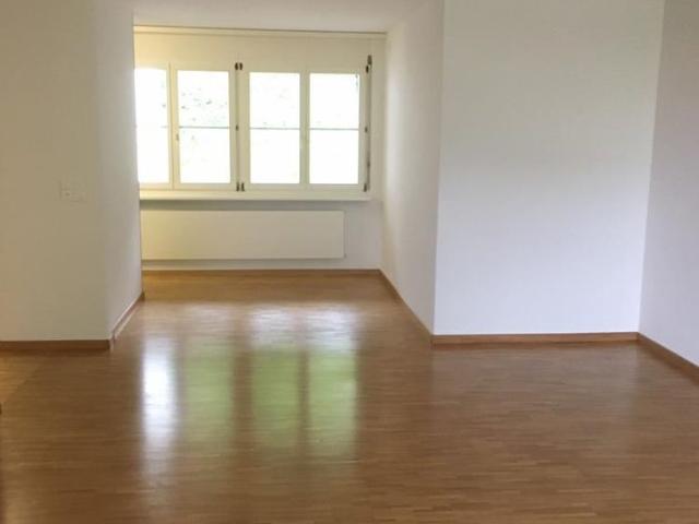 Moderne 3 1/2 Zimmerwohnung mit 2 Nasszellen und Sitzplatz
