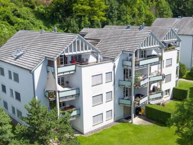 Moderne 3 1 2 Zimmerwohnung mit 2 Nasszellen und Sitzplatz