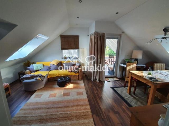 Moderne 3,5 Zi. DG Wohnung mit Balkon in toller Lage von privat