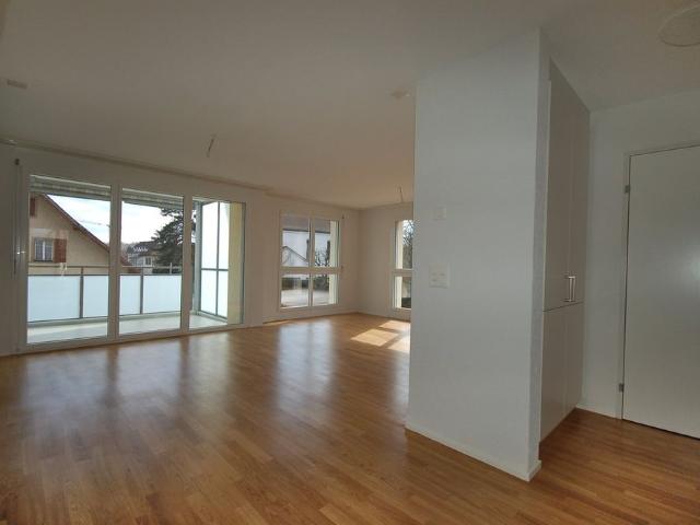 Moderne 3.5 Zimmerwohnung mit Balkon