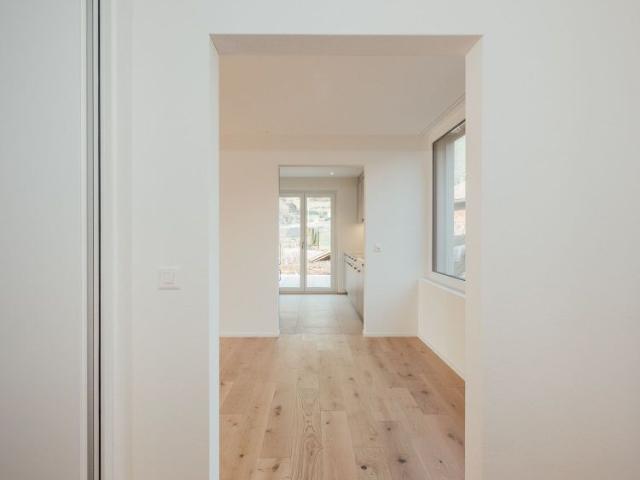 Moderne 3.5 Zimmerwohnung mit Gartensitzplatz & Bergpanorama