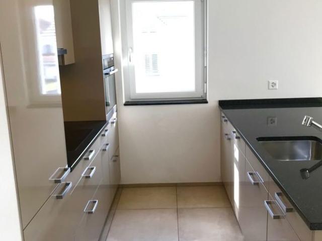 Moderne 3.5 Zimmerwohnung mit schönem Balkon