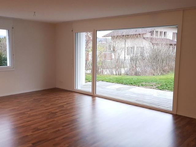Moderne 3.5 Zimmerwohnung mit Sitzplatz