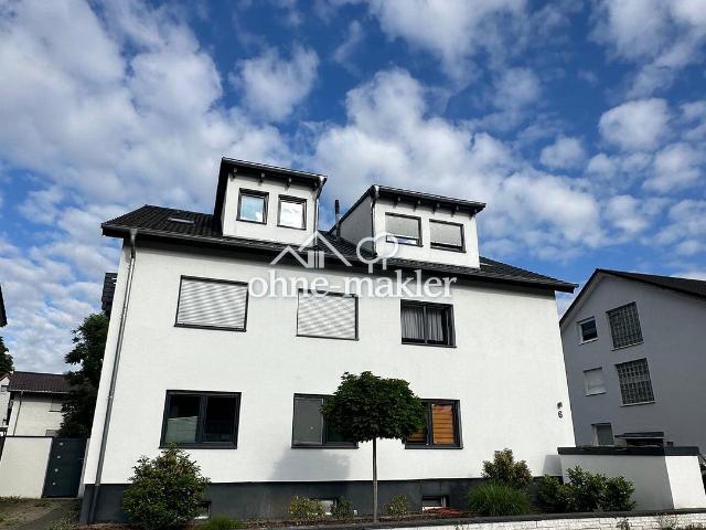 Moderne 3,5 Zimmerwohnung im DG mit EBK und Balkon
