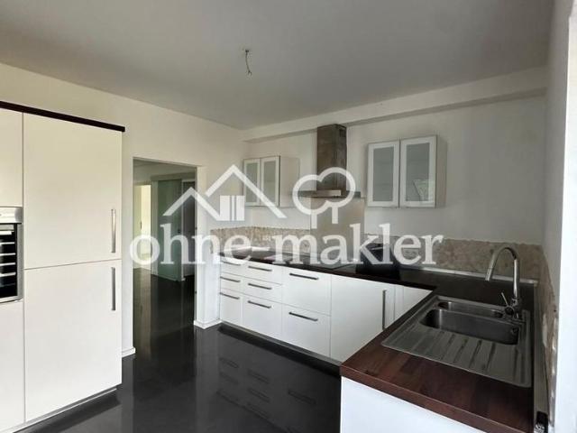 Moderne 3,5 Zimmerwohnung im DG mit EBK und Balkon