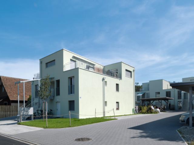 Moderne 3.5 Zimmerwohnung im 1. Obergeschoss mit Balkon