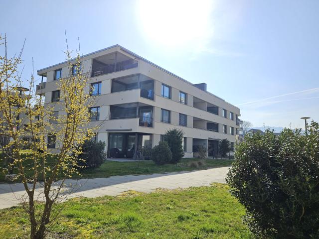 Moderne 3.5 Zimmer Attika Wohnung am See