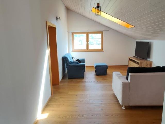 Moderne 3.5 Zimmer Dachwohnung in Nesslau
