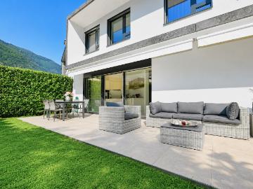 Moderne 3.5 Zimmer Duplex mit Zweitwohnsitzstatus und privatem Garten