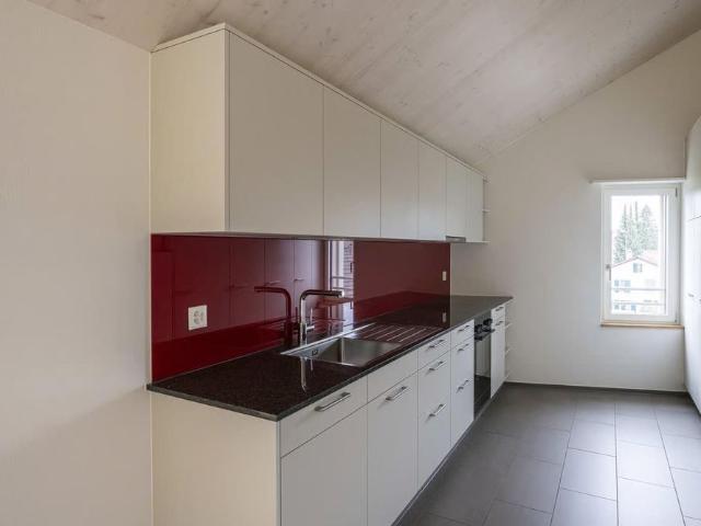 Moderne 3.5 Zimmer Maisonette Wohnung im Herzen von Hinwil Hadlikon