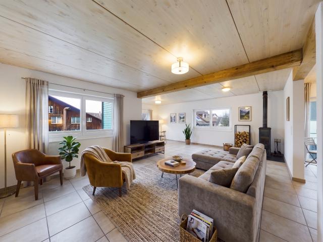 Moderne 3.5 Zimmer Maisonette mit 2 Badezimmern und Top Lage in Feuerthalen