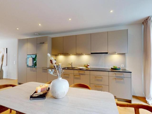Moderne 3.5 Zimmer Maisonette Neubauwohnung mit Balkon