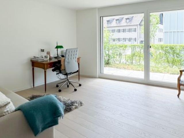 Moderne 3.5 Zimmer Wohnung an zentraler Lage in Küsnacht