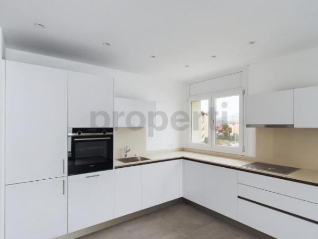 Moderne 3.5 Zimmer Wohnung in Caslano