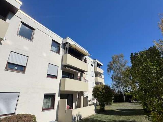 Moderne 3,5 Zimmer Wohnung mit 2 Bädern, Aufzug, Balkon und Tiefgarage in Gärtringen
