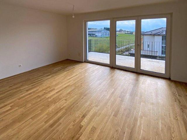 Moderne 3,5 Zimmer Wohnung mit Ausblick und großem Balkon