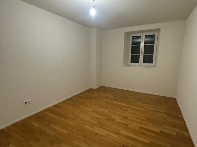 Moderne 3.5 Zimmer Wohnung mit Balkon & Bergsicht – 87 m²