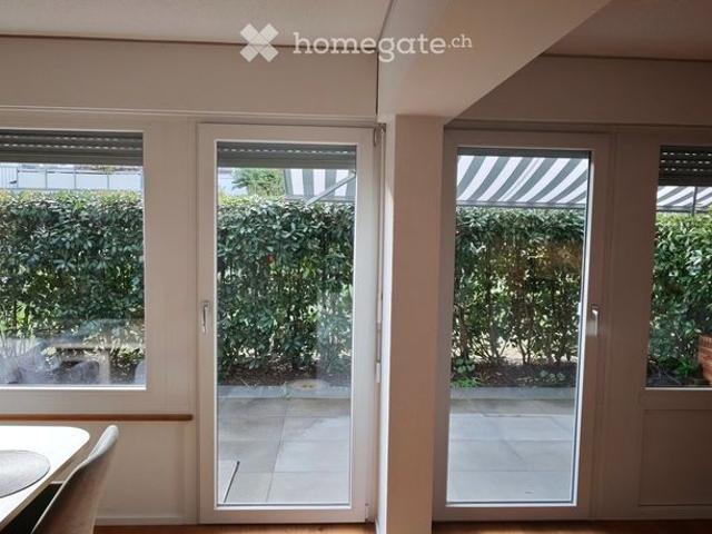 Moderne 3.5 Zimmer Wohnung mit Balkon, Terrasse und Garagenparkplatz in Bern, Ostermundigen
