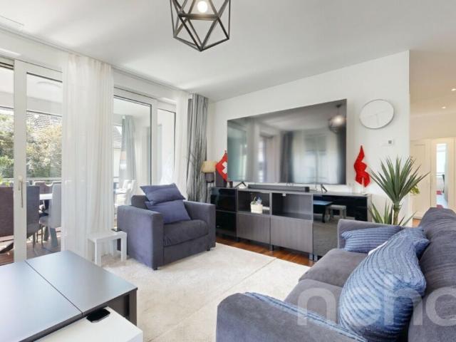 Moderne 3.5 Zimmer Wohnung mit Balkon und hochwertigem Ausbau