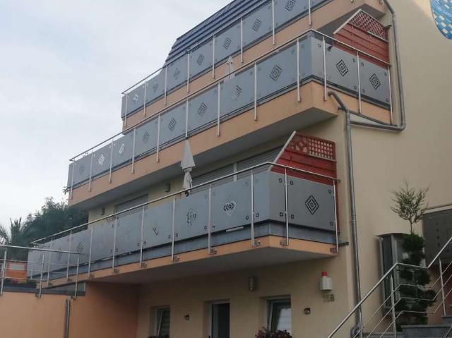 Moderne 3.5 Zimmer Wohnung mit Blick ins Grüne