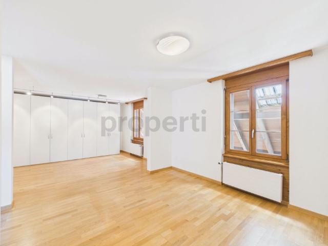 Moderne 3.5 Zimmer Wohnung mit grosszügigem Grundriss und sonnigem Aussenbereich in Utzigen