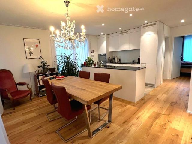 Moderne 3.5 Zimmer Wohnung mit grosszügiger Loggia im 2. OG