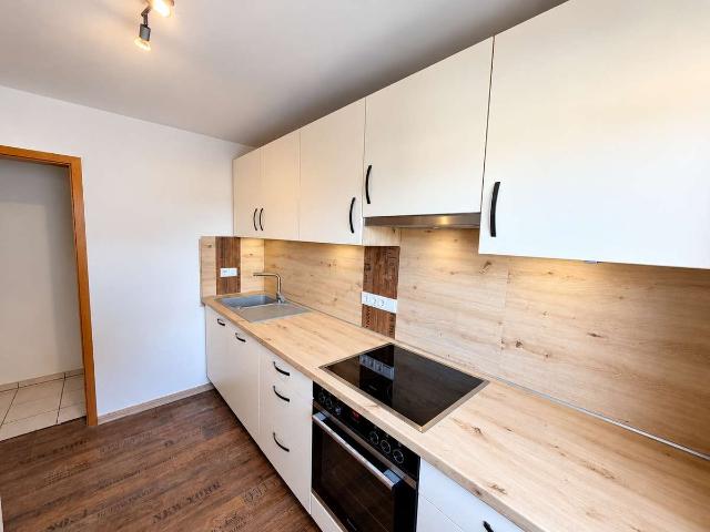 Moderne 3,5 Zimmer Wohnung mit großen Balkonen, Einbauküche & hochwertigem Bad in Dinkelscherben