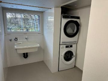 Moderne 3.5 Zimmer Wohnung mit eigenem Waschturm
