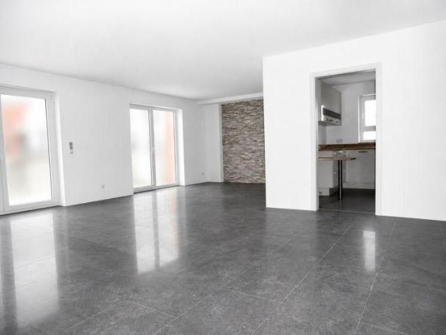 Moderne 3,5 Zimmer Wohnung mit Terrasse in Offenburg