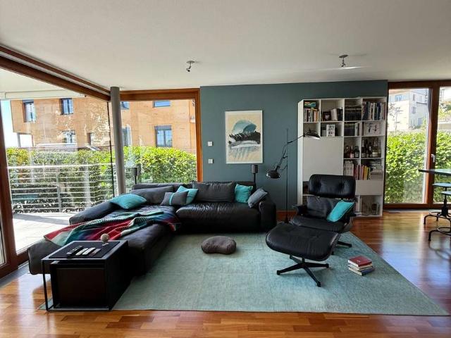 Moderne 3,5 Zimmer Wohnung mit Terrasse u. Aussicht in Überlingen