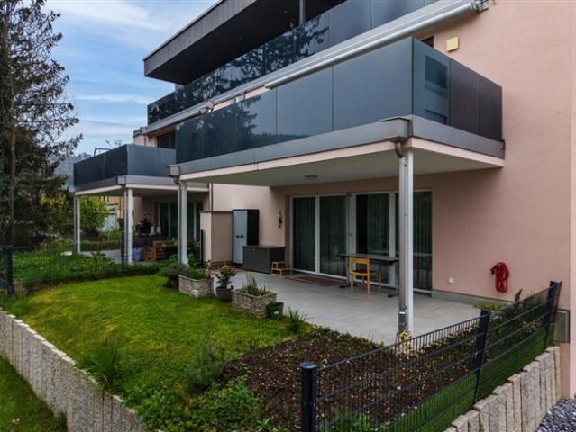 Moderne 3,5 Zimmer Wohnung mit Terrasse und Garten in Zwingen
