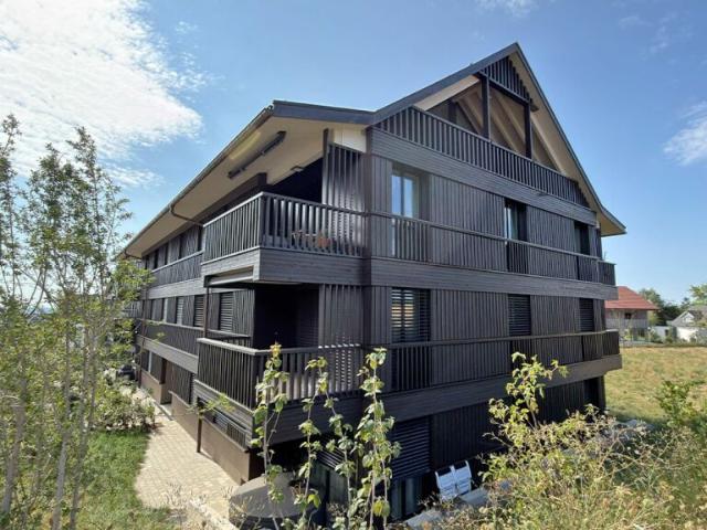 Moderne 3.5 Zimmer Wohnung mit zwei Balkonen und herrlicher Weitsicht