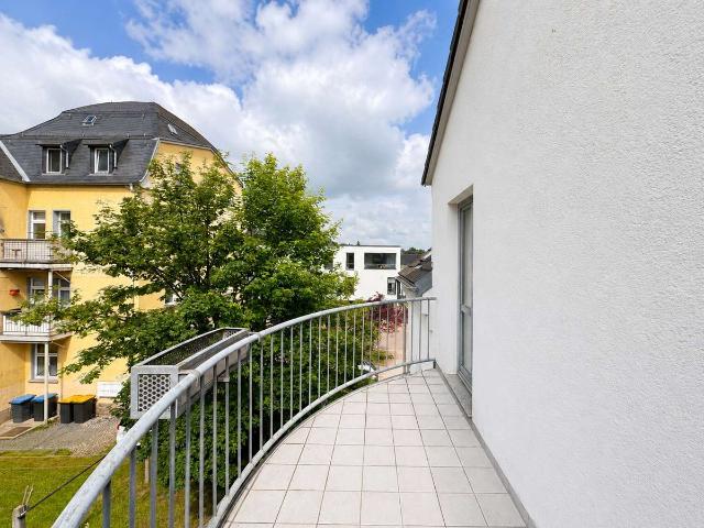 moderne 3 Raum Wohnung mit Balkon nahe Stadtzentrum