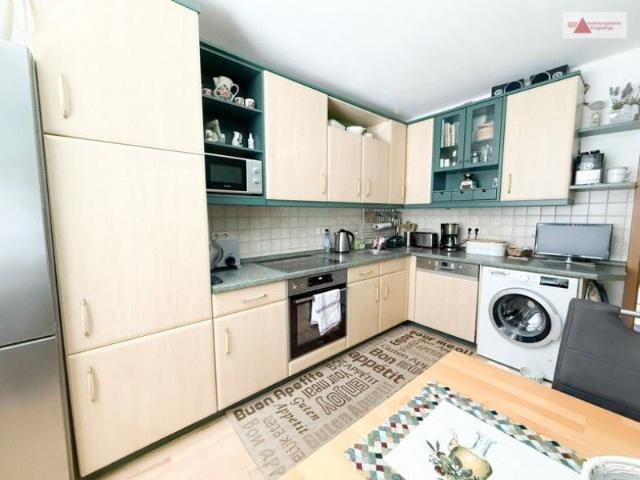 Moderne 3 Raum Wohnung mit Einbauküche und PKW Stellplatz in schöner Ortslage von Zschopau!